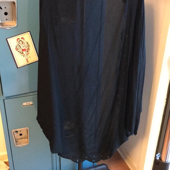 Black Lightweight Coverup / Jacket 🍀 - Picture 4 of 8